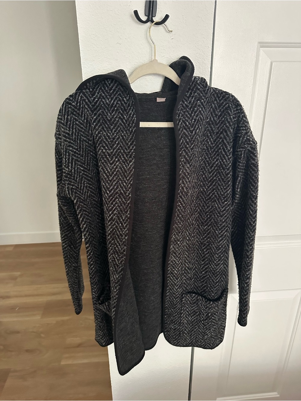 Marine Layer Women's Hooded Open-Front Cardigan Sweater - Charcoal Herringbone